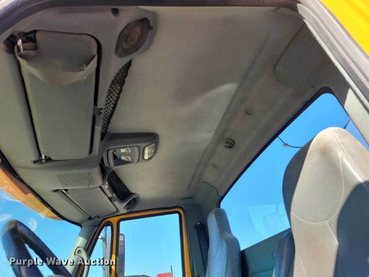 image for item NO9769 2006 International 7300 dump / spreader truck