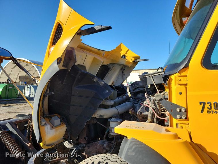 image for item NO9769 2006 International 7300 dump / spreader truck