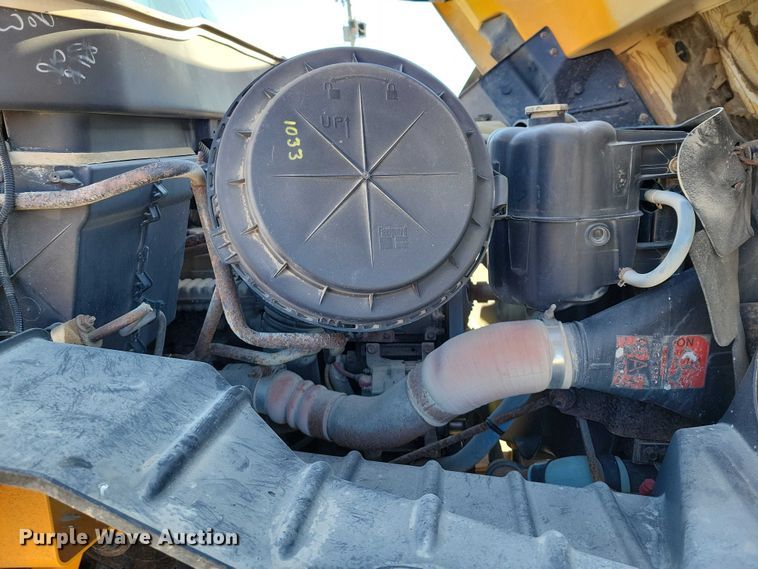 image for item NO9769 2006 International 7300 dump / spreader truck