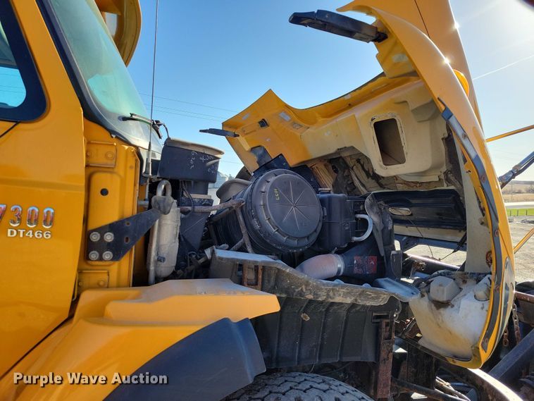 image for item NO9769 2006 International 7300 dump / spreader truck