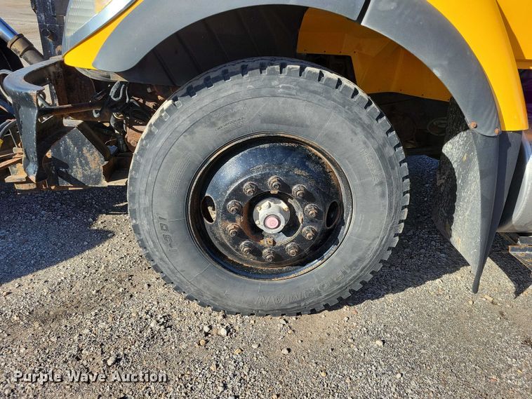 image for item NO9769 2006 International 7300 dump / spreader truck