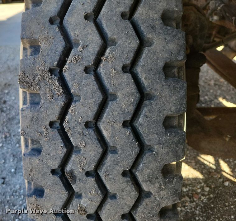 image for item NO9769 2006 International 7300 dump / spreader truck