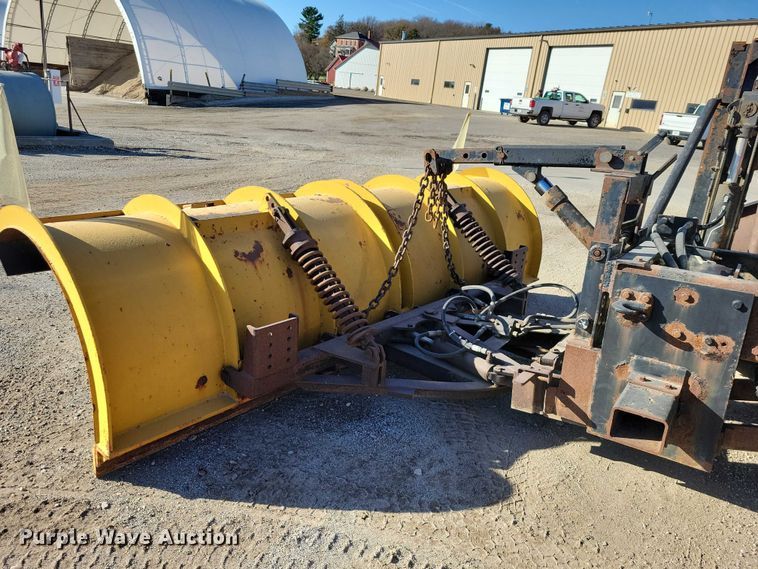 image for item NO9770 2003 International 7400 dump truck