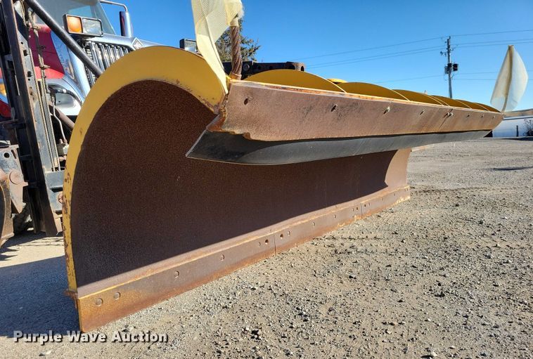 image for item NO9770 2003 International 7400 dump truck