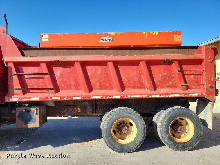 image for item NO9770 2003 International 7400 dump truck