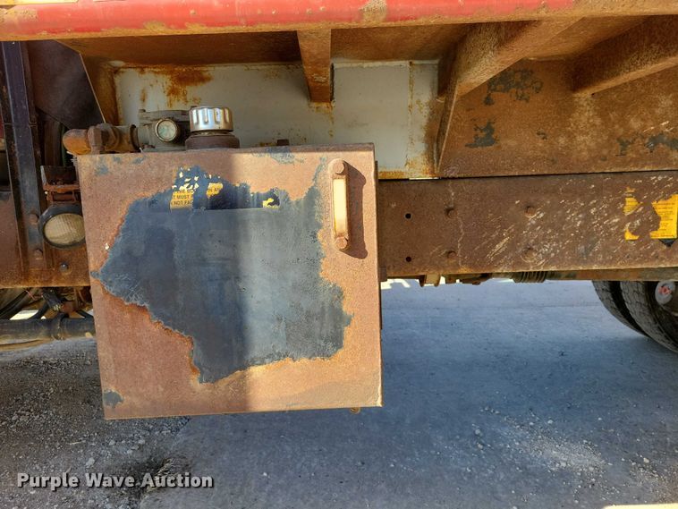 image for item NO9770 2003 International 7400 dump truck