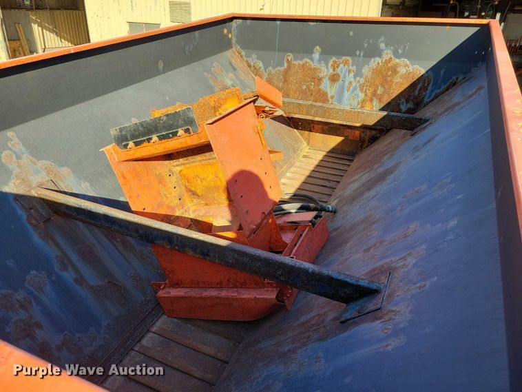 image for item NO9770 2003 International 7400 dump truck