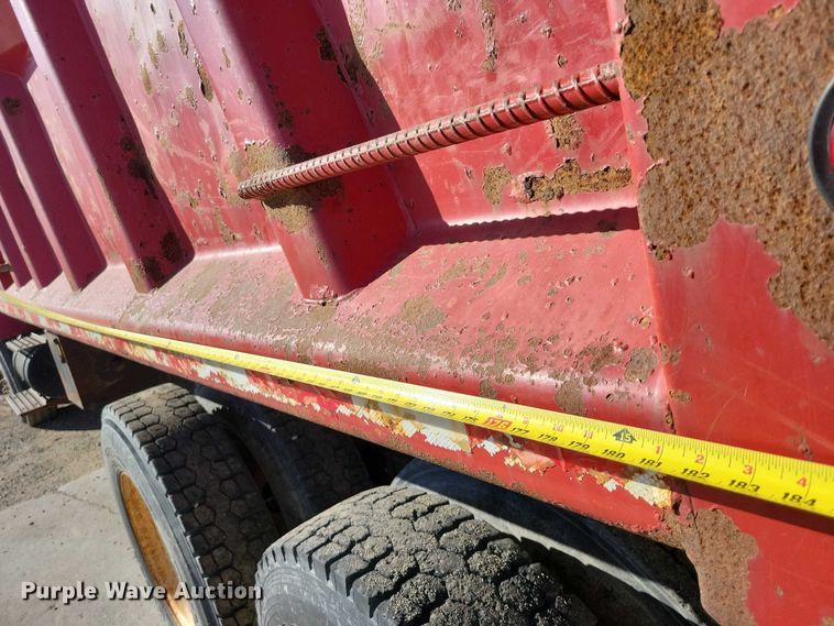 image for item NO9770 2003 International 7400 dump truck