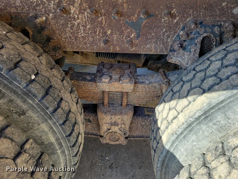 image for item NO9770 2003 International 7400 dump truck