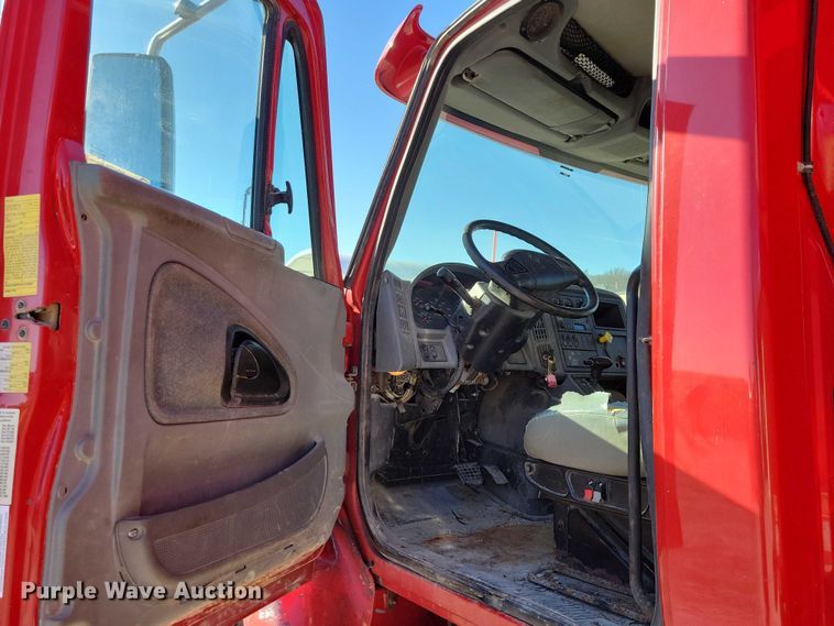 image for item NO9770 2003 International 7400 dump truck