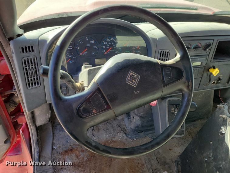 image for item NO9770 2003 International 7400 dump truck