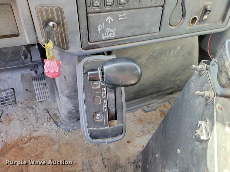 image for item NO9770 2003 International 7400 dump truck