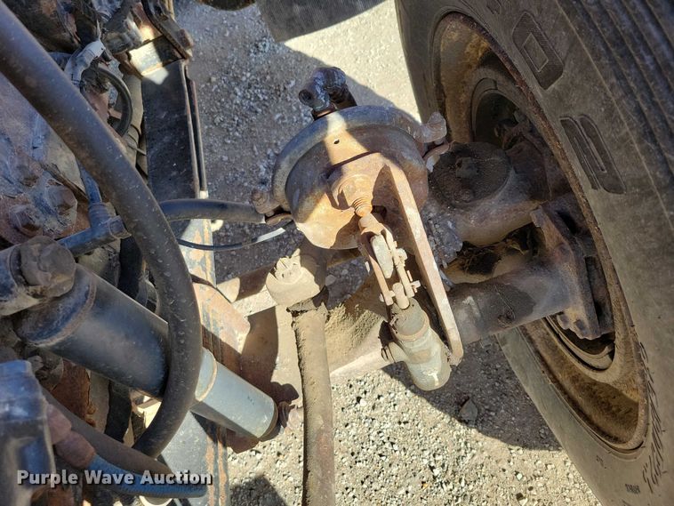 image for item NO9770 2003 International 7400 dump truck