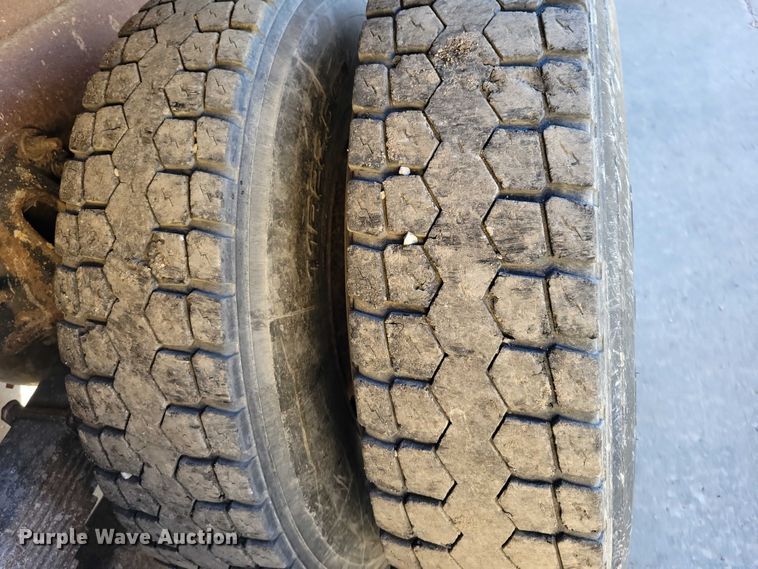 image for item NO9770 2003 International 7400 dump truck