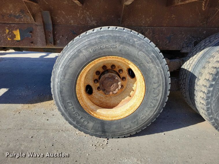 image for item NO9770 2003 International 7400 dump truck