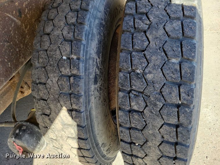 image for item NO9770 2003 International 7400 dump truck