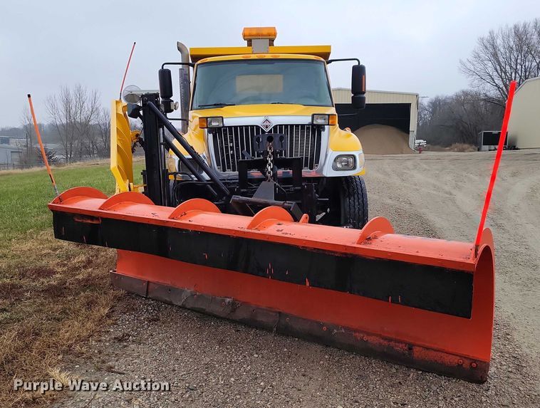 image for item NO9782 2004 International 7300 dump truck