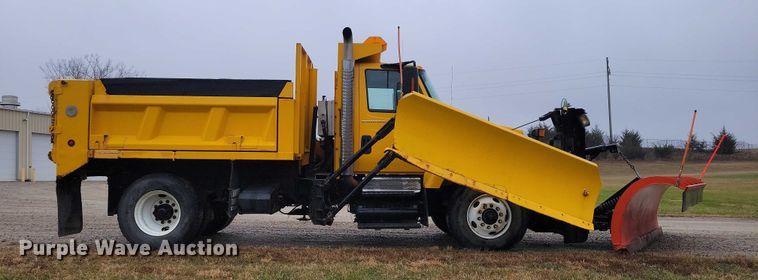 image for item NO9782 2004 International 7300 dump truck