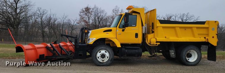 image for item NO9782 2004 International 7300 dump truck