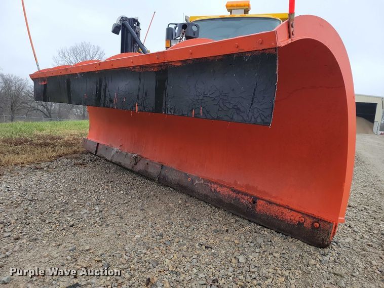 image for item NO9782 2004 International 7300 dump truck