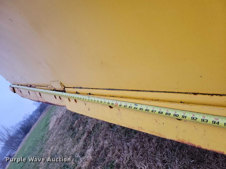 image for item NO9782 2004 International 7300 dump truck