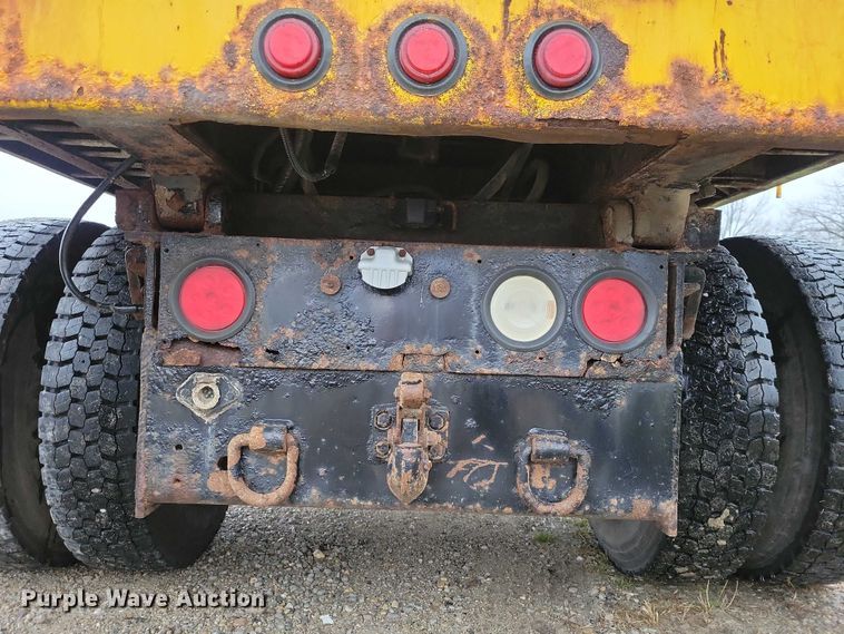 image for item NO9782 2004 International 7300 dump truck