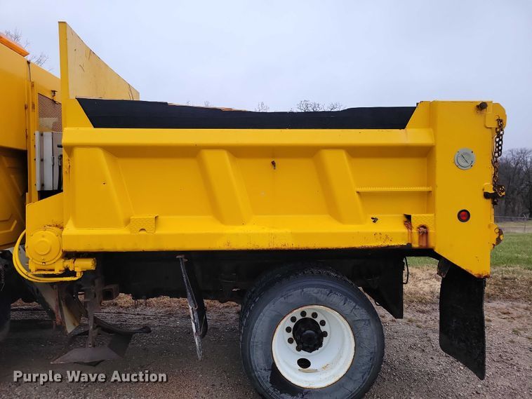 image for item NO9782 2004 International 7300 dump truck