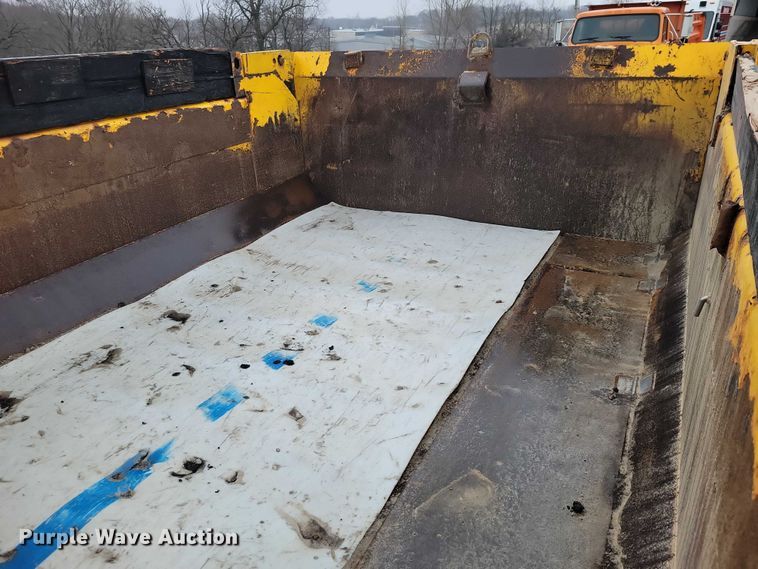 image for item NO9782 2004 International 7300 dump truck