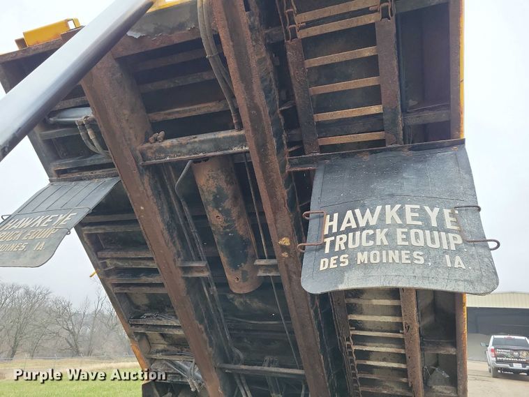 image for item NO9782 2004 International 7300 dump truck