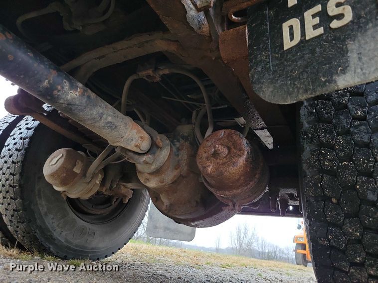 image for item NO9782 2004 International 7300 dump truck