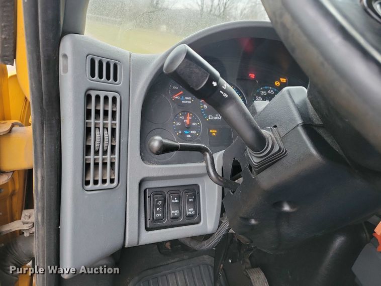 image for item NO9782 2004 International 7300 dump truck