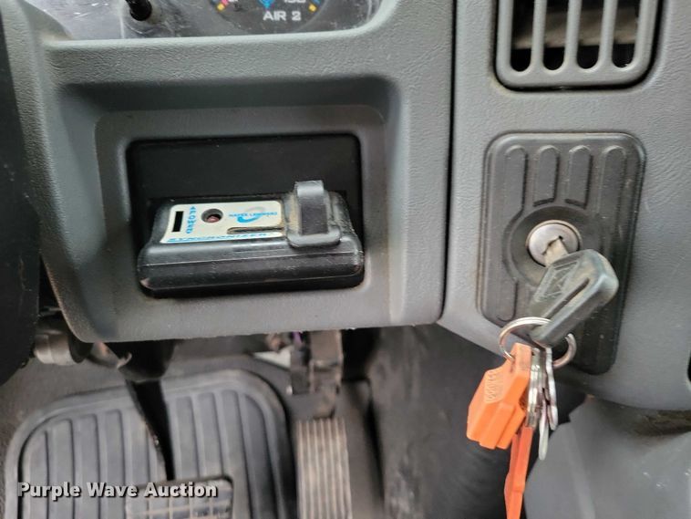 image for item NO9782 2004 International 7300 dump truck