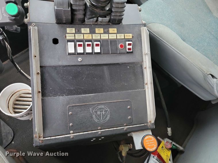 image for item NO9782 2004 International 7300 dump truck