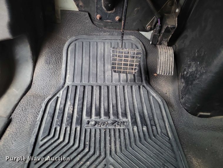 image for item NO9782 2004 International 7300 dump truck