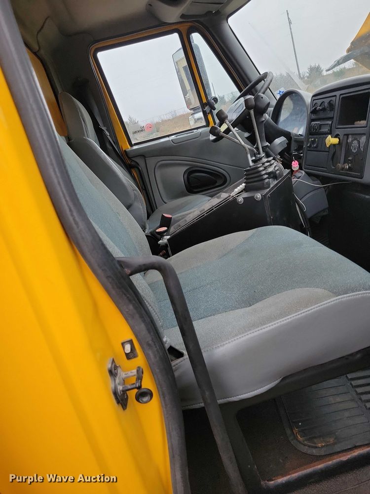 image for item NO9782 2004 International 7300 dump truck