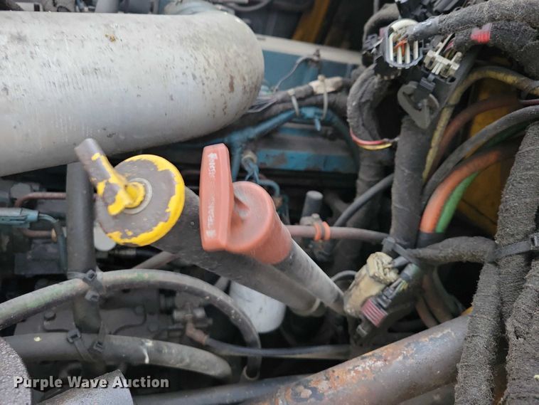 image for item NO9782 2004 International 7300 dump truck