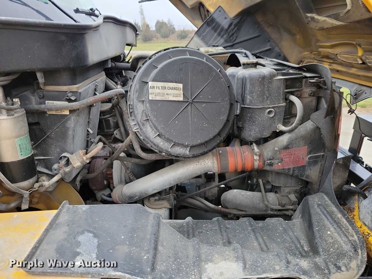 image for item NO9782 2004 International 7300 dump truck
