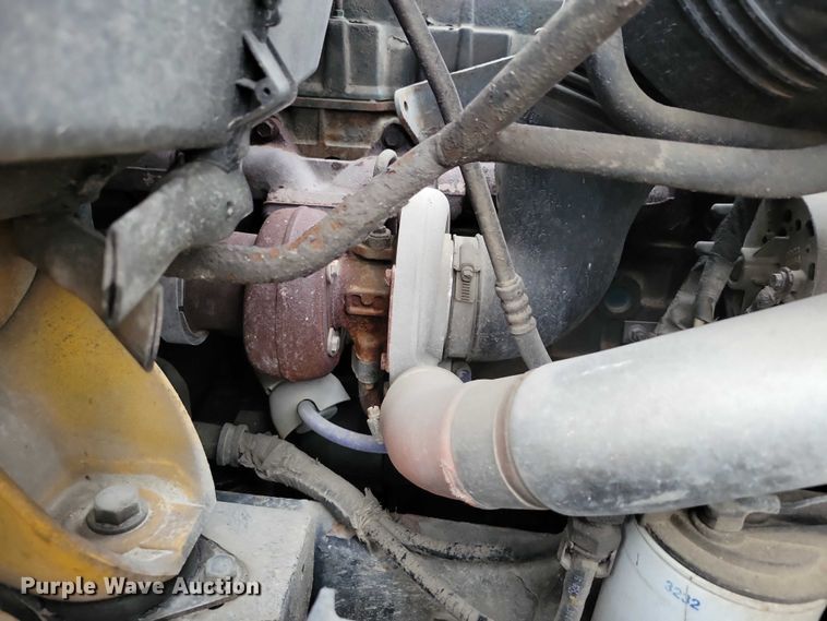 image for item NO9782 2004 International 7300 dump truck