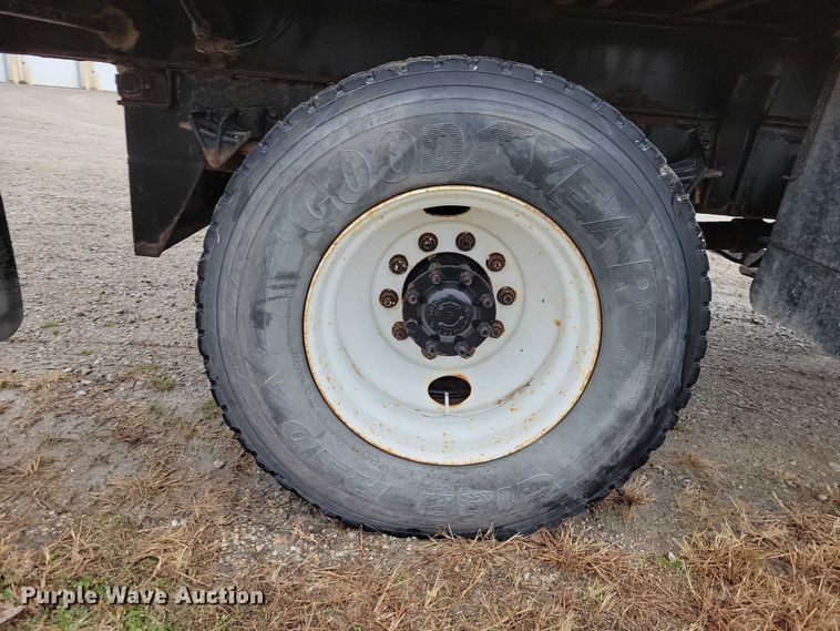 image for item NO9782 2004 International 7300 dump truck