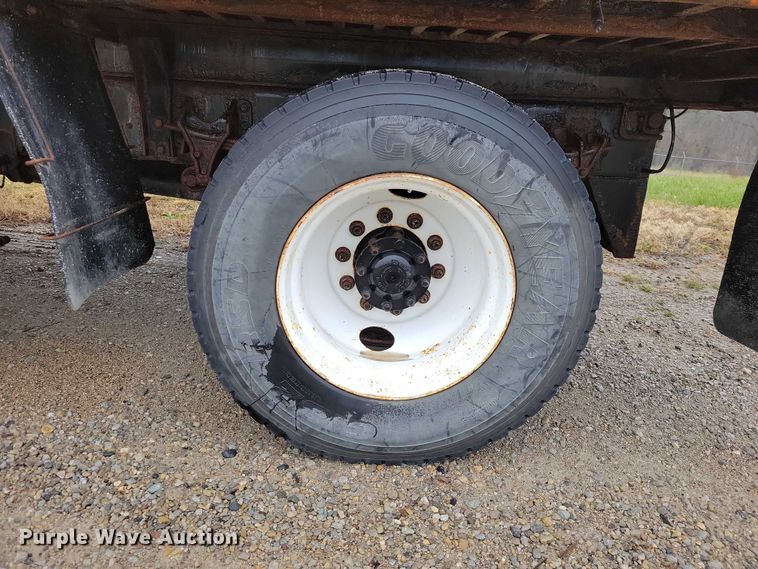 image for item NO9782 2004 International 7300 dump truck