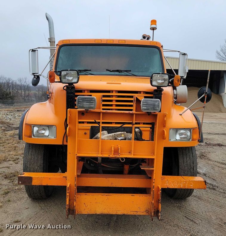 image for item NO9783 1995 International 4900 dump truck