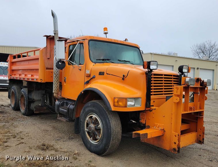 image for item NO9783 1995 International 4900 dump truck