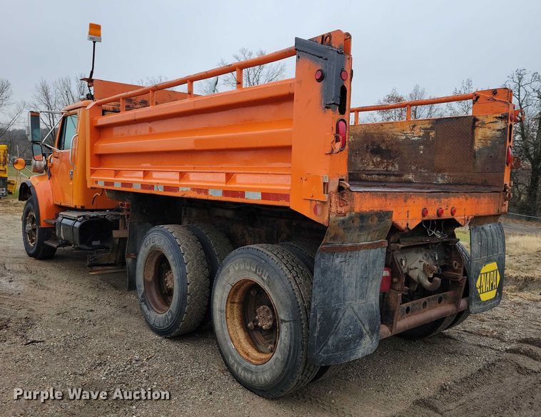 image for item NO9783 1995 International 4900 dump truck