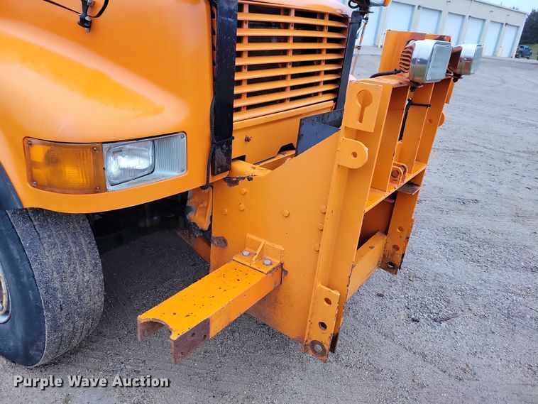 image for item NO9783 1995 International 4900 dump truck