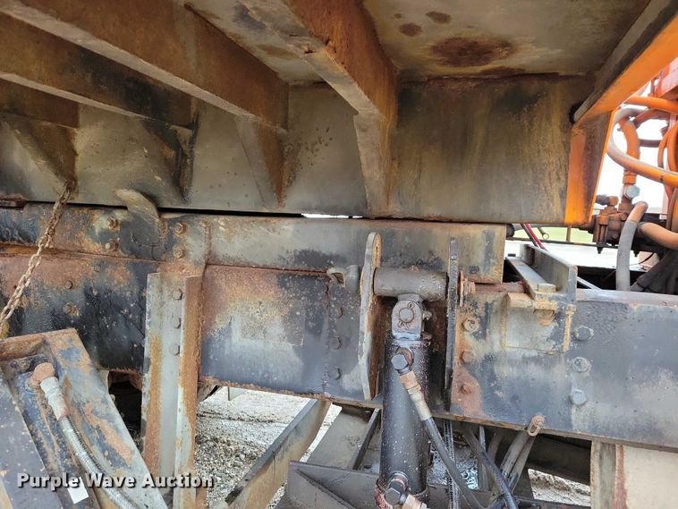 image for item NO9783 1995 International 4900 dump truck