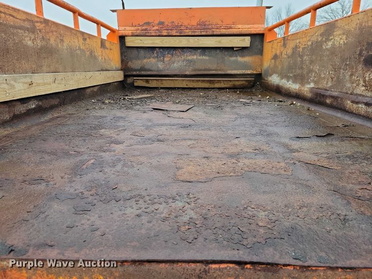 image for item NO9783 1995 International 4900 dump truck