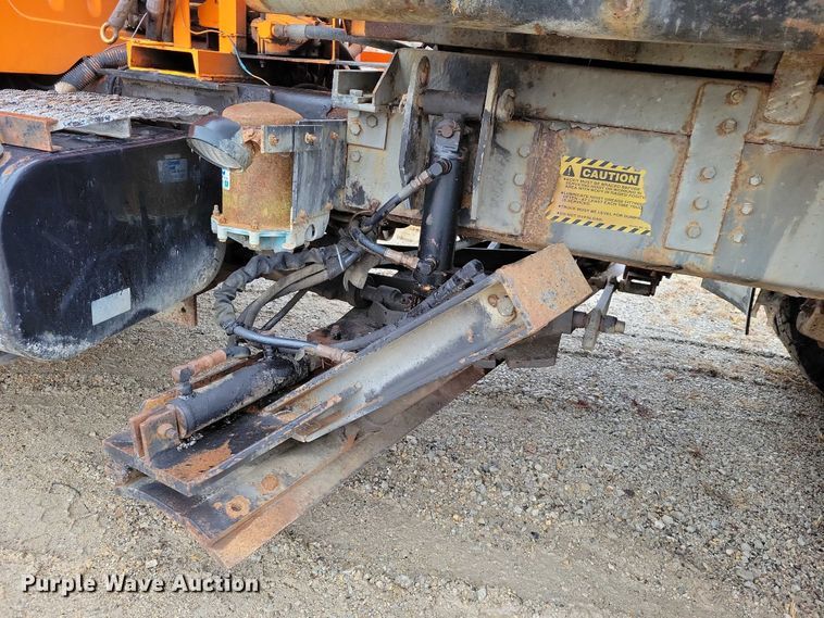 image for item NO9783 1995 International 4900 dump truck