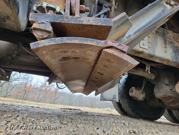 image for item NO9783 1995 International 4900 dump truck