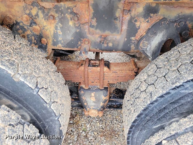 image for item NO9783 1995 International 4900 dump truck