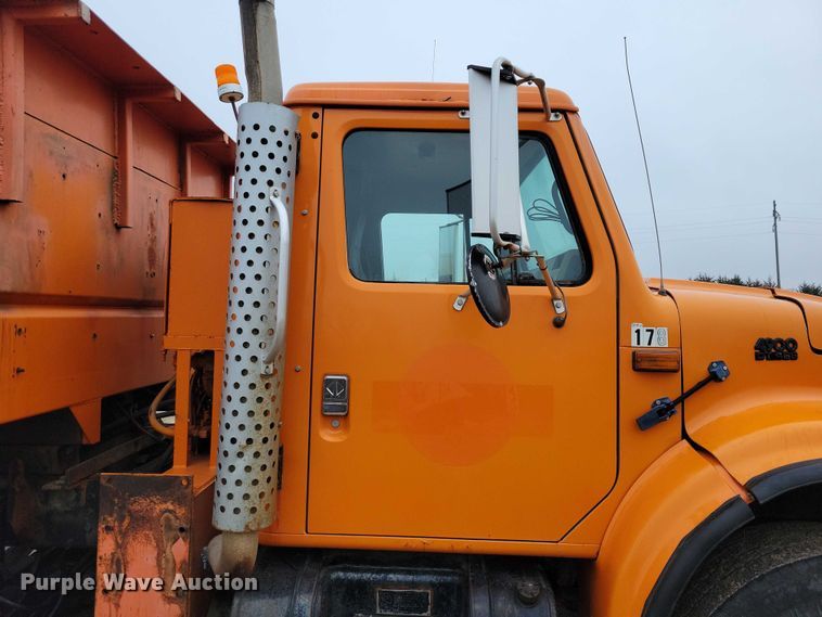 image for item NO9783 1995 International 4900 dump truck